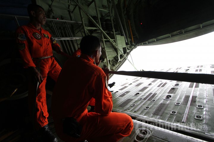 Pencarian Pesawat AirAsia QZ8501