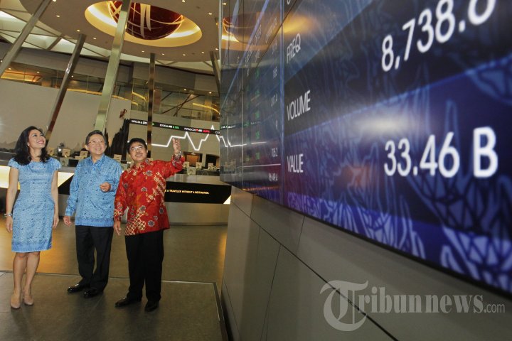 Pencatatan Perdana Saham Blue Bird