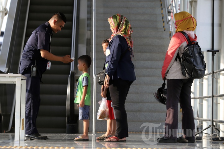 Pencegahan Virus Corona di Stasiun LRT Velodrome