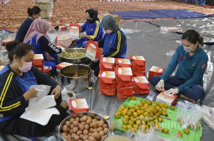 Pendistribusian Sembako dan Pangan Bagi Warga Terdampak Covid-19