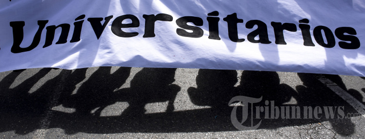 Pendukung Pemerintah dan Oposisi Venezuela Unjuk Kekuatan