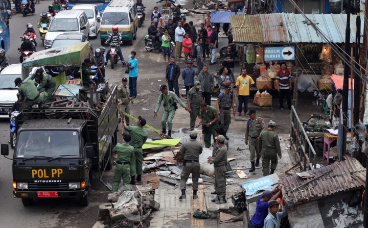 Penertiban PKL Pasar Kosambi Bandung