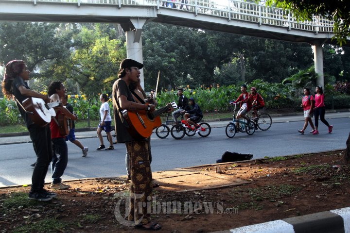 Pengamen Jalanan HBKB Beraksi