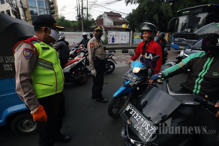 Pengawasan PSBB di Jakarta