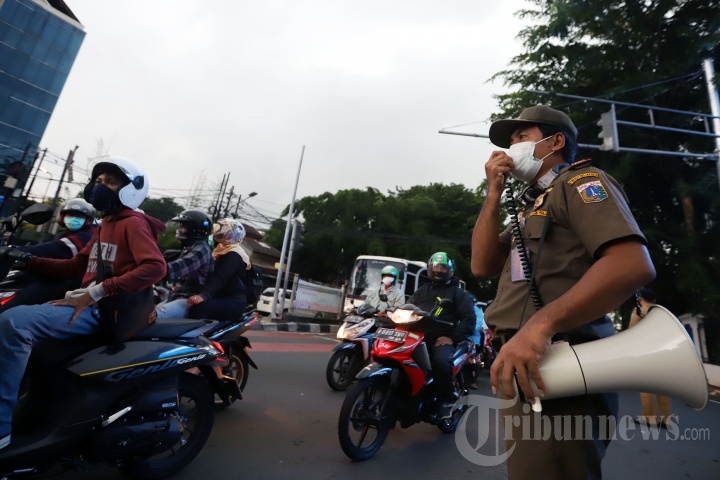 Pengawasan PSBB di Jakarta
