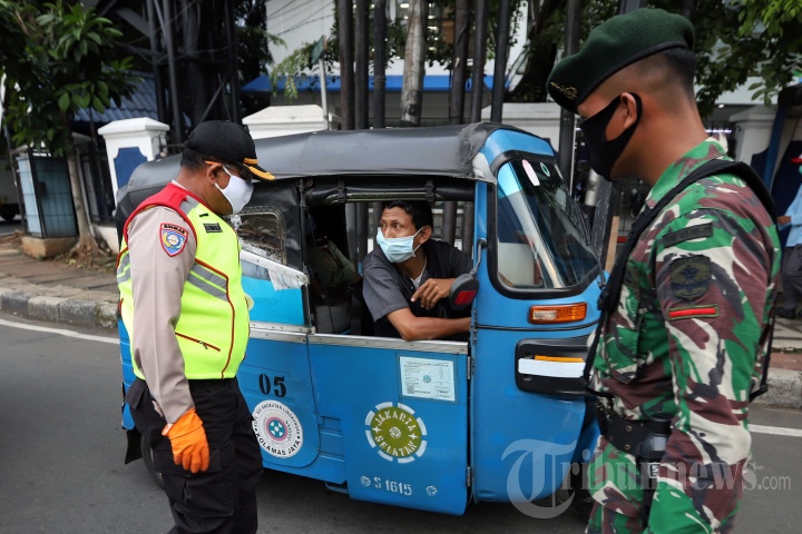Pengawasan PSBB di Jakarta