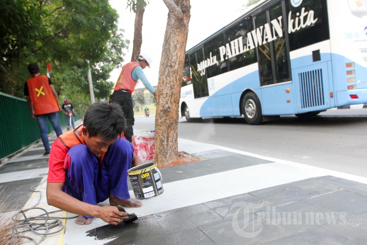 Pengecatan Jalur Pedestrian