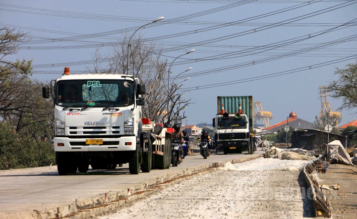 Pengecoran Jalur Pantura Semarang-Demak
