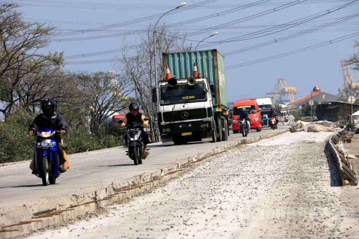 Pengecoran Jalur Pantura Semarang-Demak