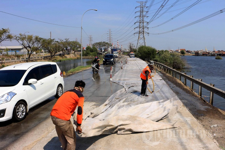 Pengecoran Jalur Pantura Semarang-Demak
