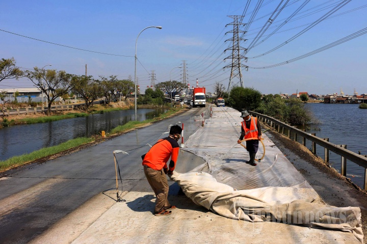 Pengecoran Jalur Pantura Semarang-Demak
