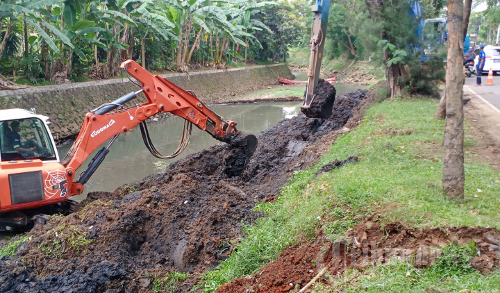 Pengerukan Kali Antisipasi Banjir
