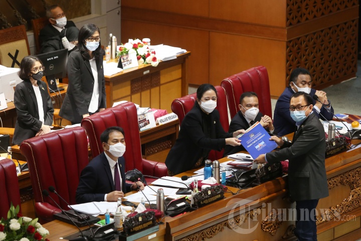 Pengesahan UU Cipta Kerja
