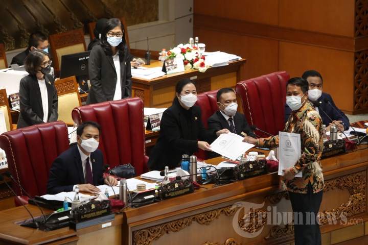 Pengesahan UU Cipta Kerja