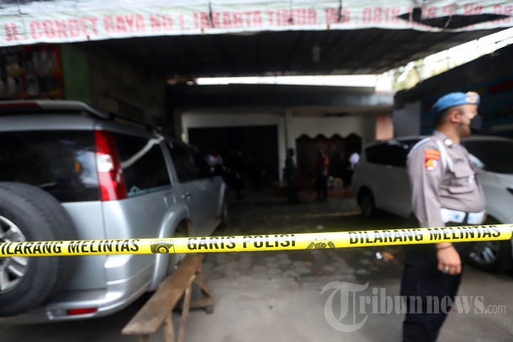 Penggeledahan Rumah Terduga Teroris di Condet