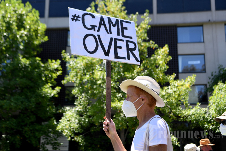 Penggemar dan Aktivis Soroti Penahanan Djokovic