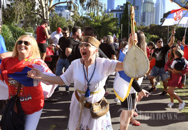 Penggemar dan Aktivis Soroti Penahanan Djokovic