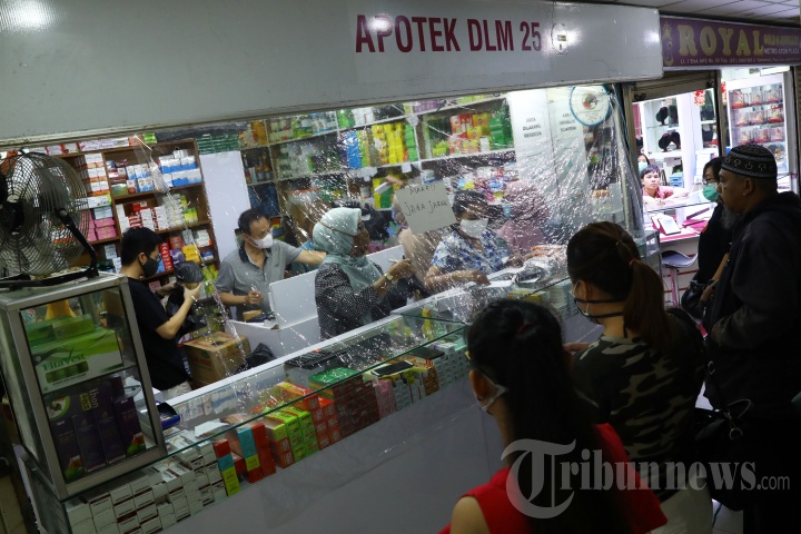 Penggunaan Plastik Antisipasi Penyebaran Covid-19