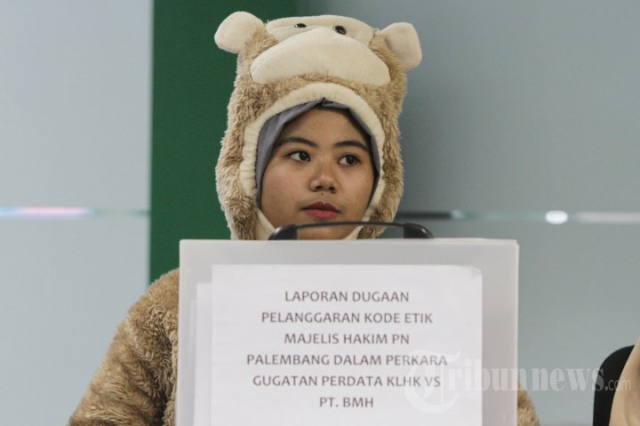 Penghuni Hutan Laporkan Hakim Palembang