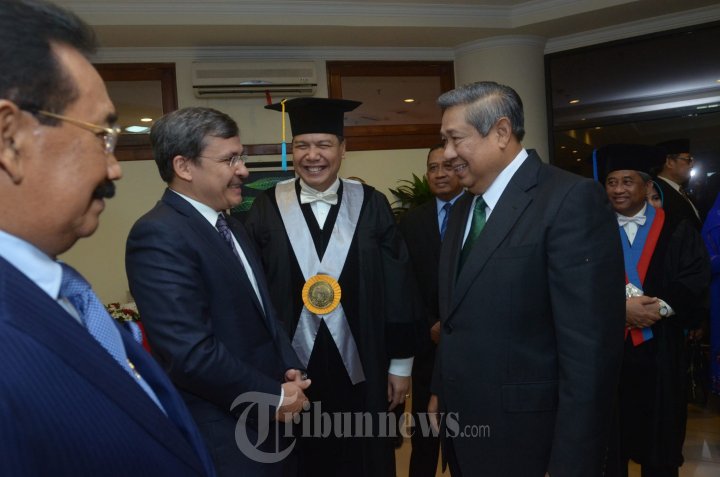 Pengukuhan Chairul Tanjung Guru Besar Unair