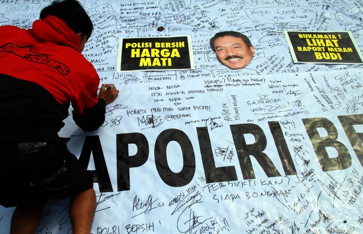 Pengumpulan Tanda Tangan untuk Kapolri Bersih
