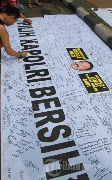 Pengumpulan Tanda Tangan untuk Kapolri Bersih