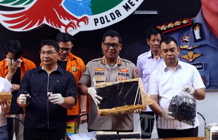 Pengungkapan Tembakau Sintetis Cair via Online