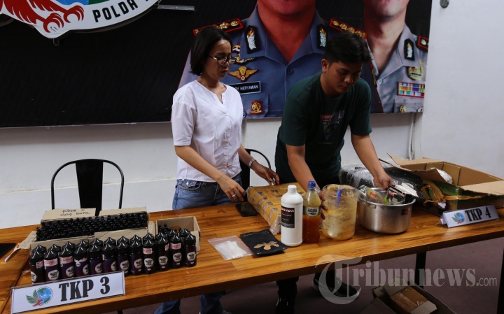 Pengungkapan Tembakau Sintetis Cair via Online