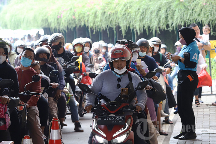 Pengunjung Padati Ancol Saat Libur Kenaikan Isa Al Masih