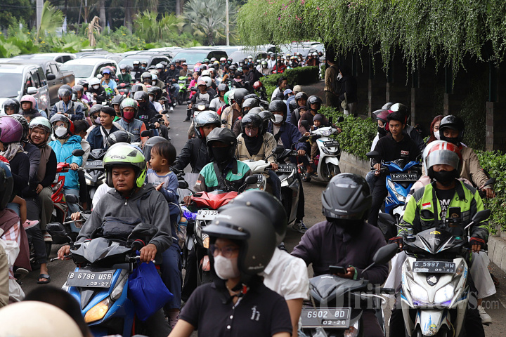 Pengunjung Padati Ancol Saat Libur Kenaikan Isa Al Masih