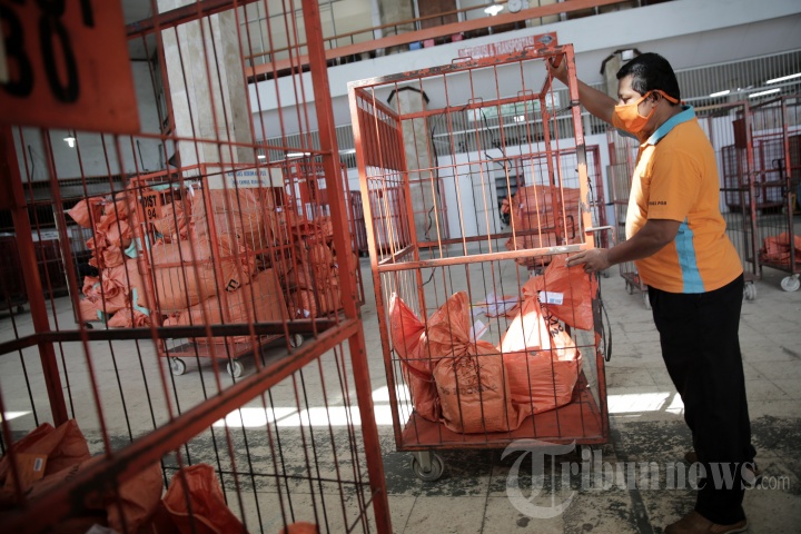 Peningkatan Pengiriman Paket Pos Jelang Lebaran