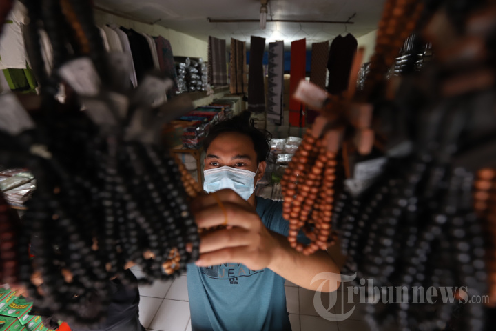 Penjual Oleh-Oleh Haji Terdampak Pandemi
