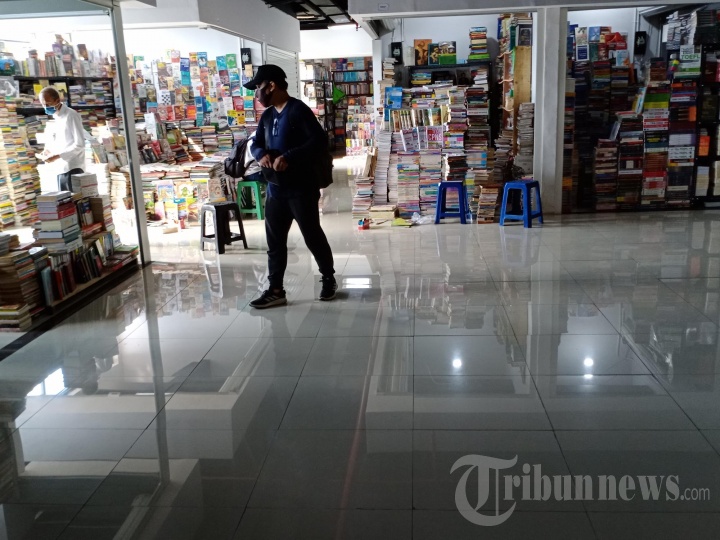 Penjualan Buku Pelajaran Bekas Terdampak Covid-19
