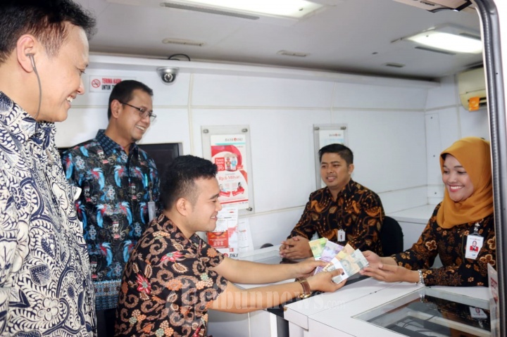 Penukaran Uang Kecil Bank DKI