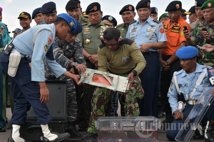 Penyelam Angkat FDR AirAsia QZ8501