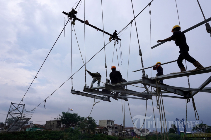 Penyelesaian Pembangunan Jembatan Roda Dua Rancamanyar