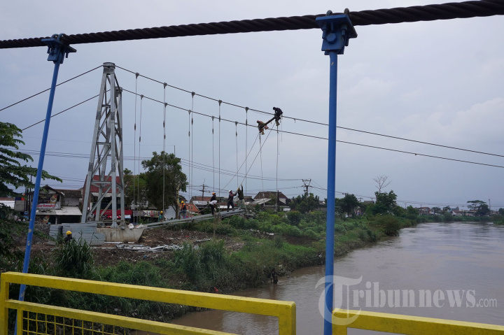 Penyelesaian Pembangunan Jembatan Roda Dua Rancamanyar