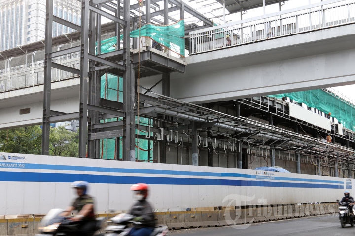Penyelsaian Halte TransJakarta Gatot Subroto LIP