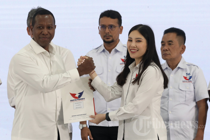 Penyerahan Rekomendasi Dukungan Perindo ke 37 Calon Kepala Daera