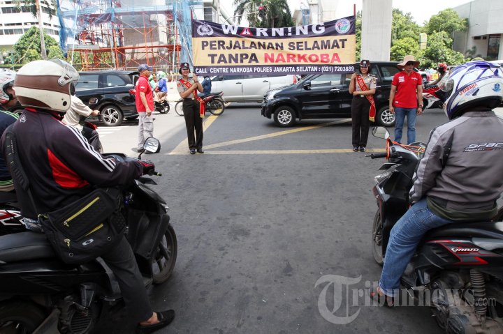 Penyuluhan Bahaya Narkoba Di Jalan Raya