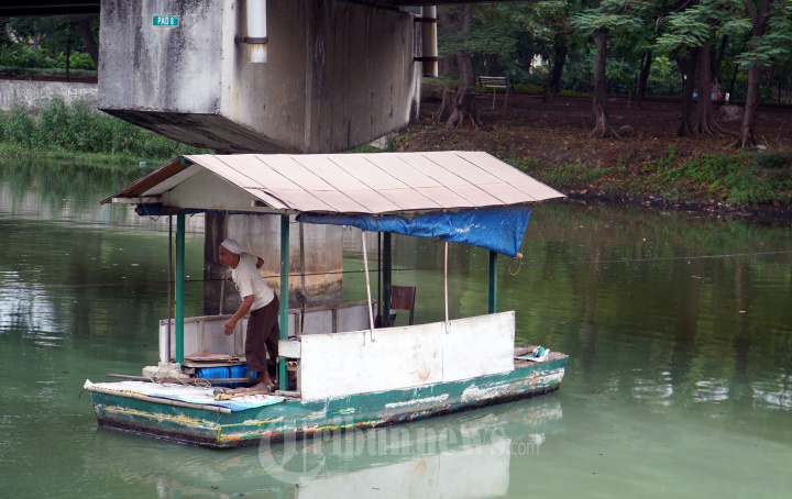 Perahu Eretan Moda Transportasi Air