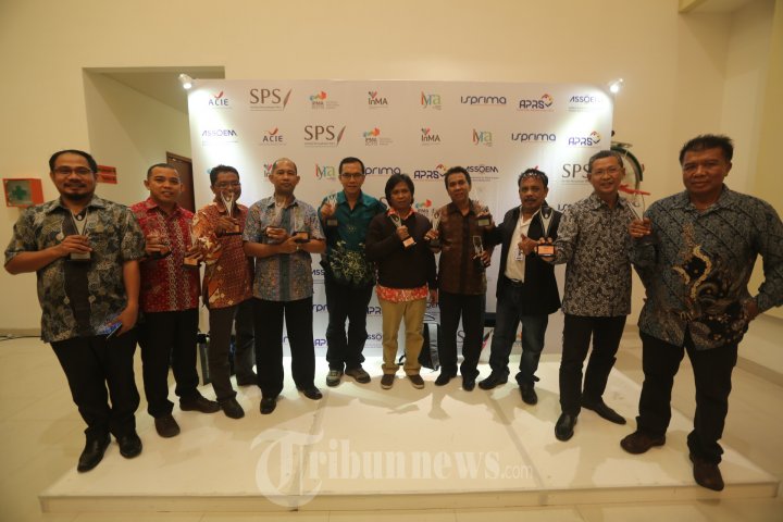 Peraih Penghargaan Tribun Grup