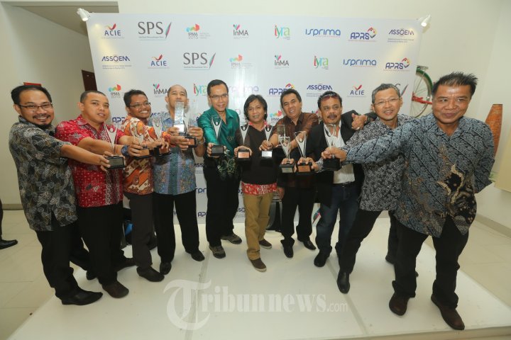 Peraih Penghargaan Tribun Grup