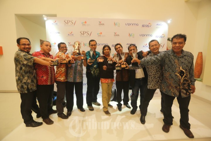 Peraih Penghargaan Tribun Grup