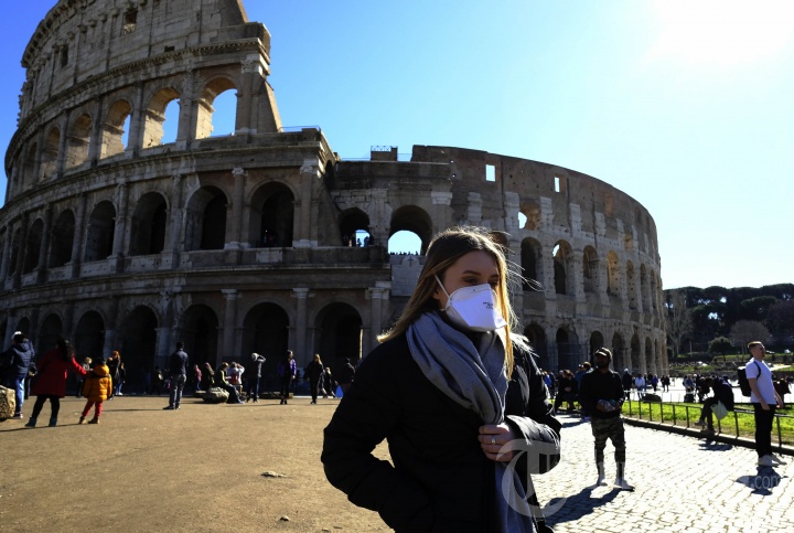 Perang Italia Melawan Virus Corona