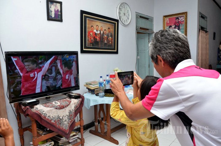 Perayaan Kemenangan Orang Tua Tontowi Ahmad
