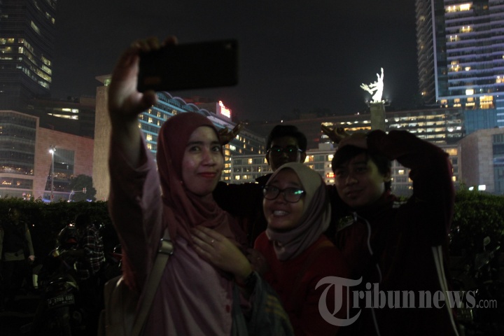 Perayaan Tahun Baru 2017 Di Bundaran HI
