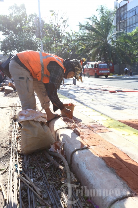 Perbaikan Jalur Pedestrian