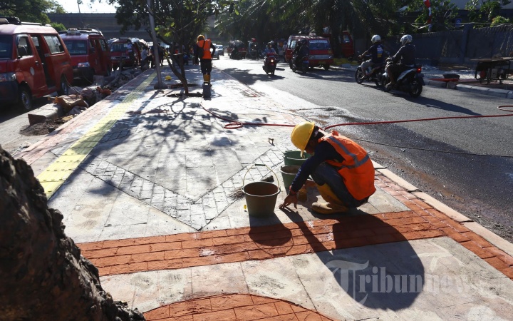 Perbaikan Jalur Pedestrian