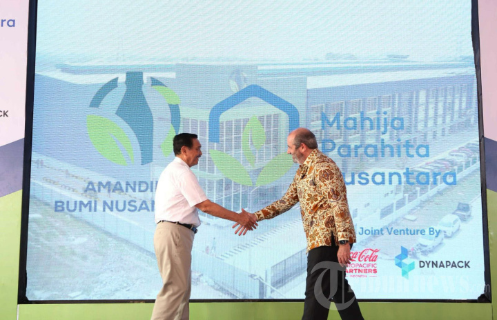 Peresmian Pabrik Peresmian Pabrik Daur Ulang Botol Plastik PET